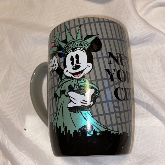 Disney  Story New York City Mug - Picture 15 of 17
